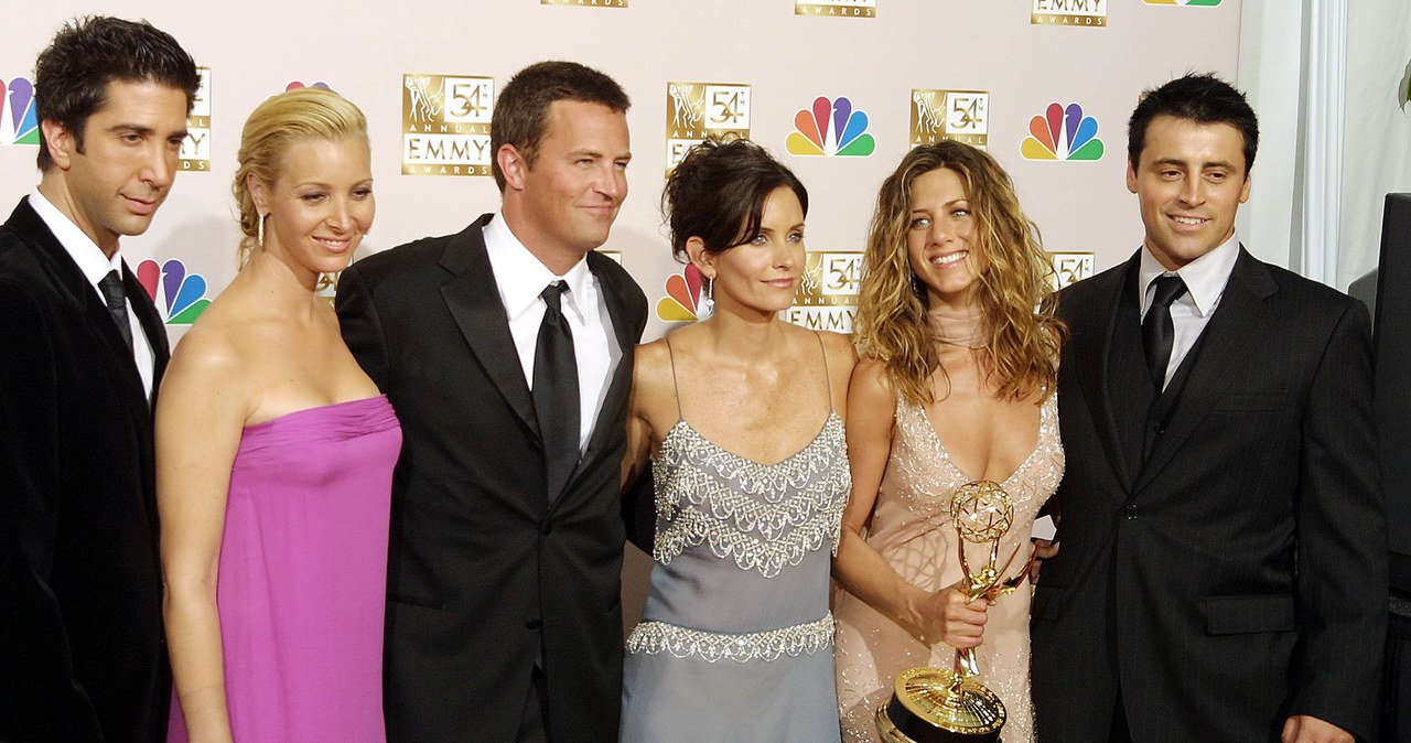 „Spoczywaj w pokoju, braciszku”. Serialowi „Przyjaciele” żegnają Matthew Perry’ego