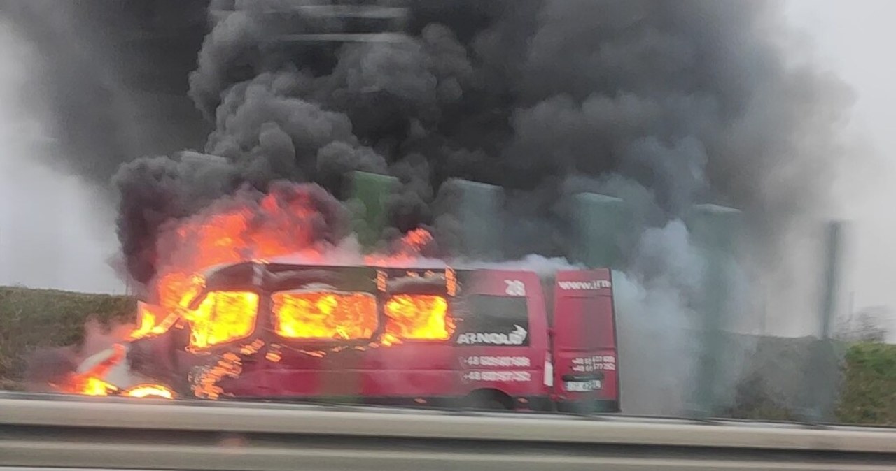 Pożar busa na autostradzie A4 [FILMY]