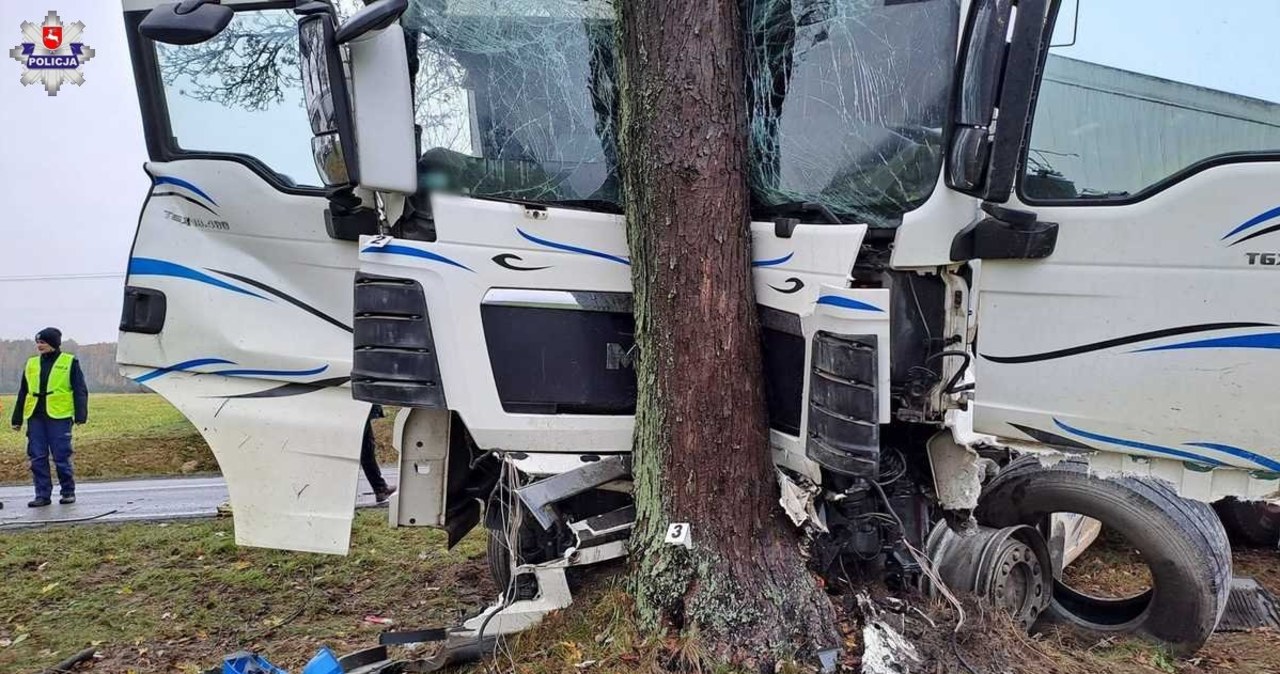 Tragedia koło Kraśnika. Nie żyje kierowca ciężarówki
