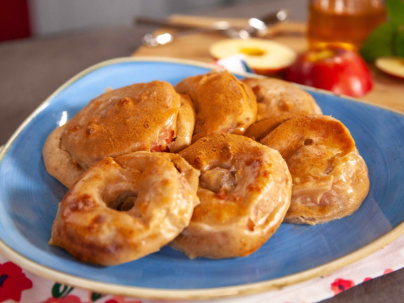 Pieczone w cieście jabłka. Banalnie prosty przepis Ewy Wachowicz