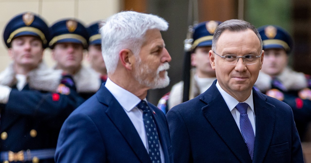 Prezydent Duda na V4: Zbroimy się, by nikt nie odważył się nas zaatakować