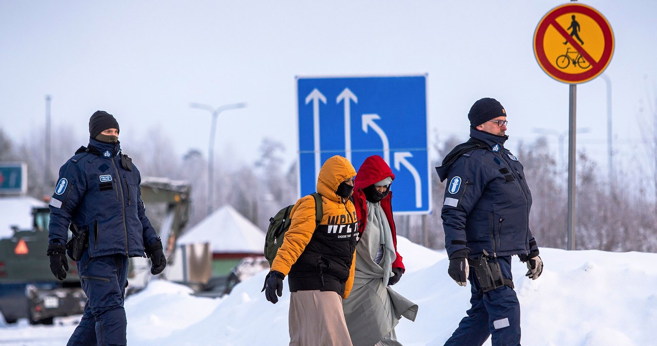 Kryzys na granicy Finlandii. Migrantów nie powstrzymała arktyczna zima