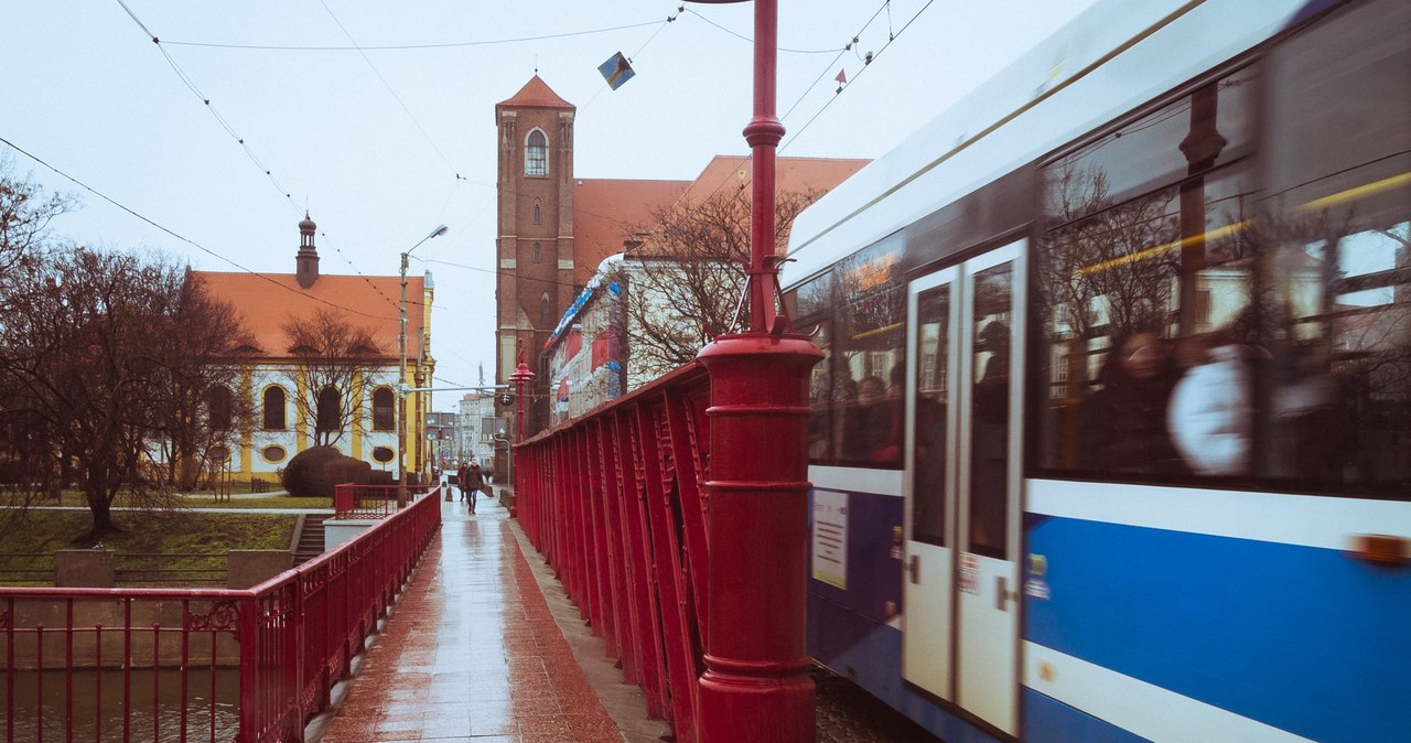 Kolizja dwóch tramwajów we Wrocławiu. Są ranni