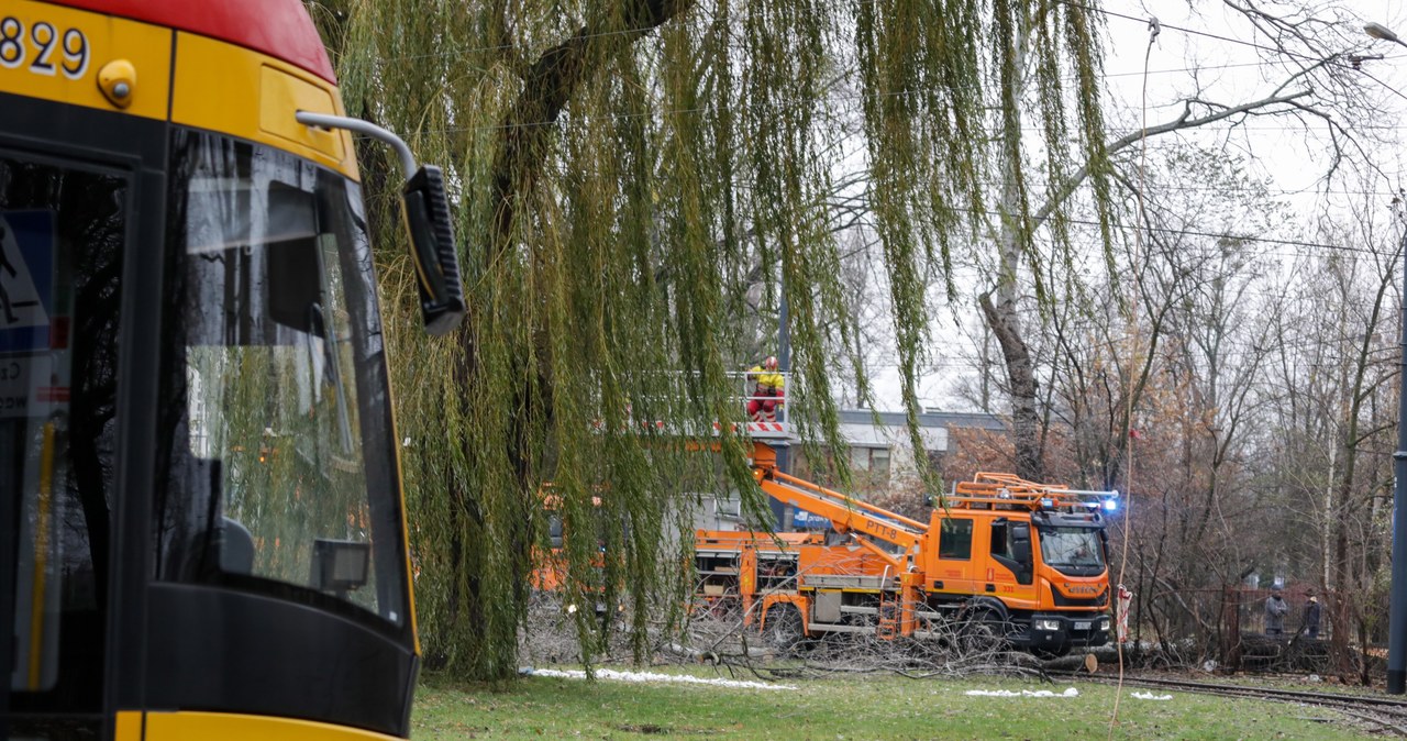 Wichury nad Polską. W Wielkopolsce przewrócił się komin