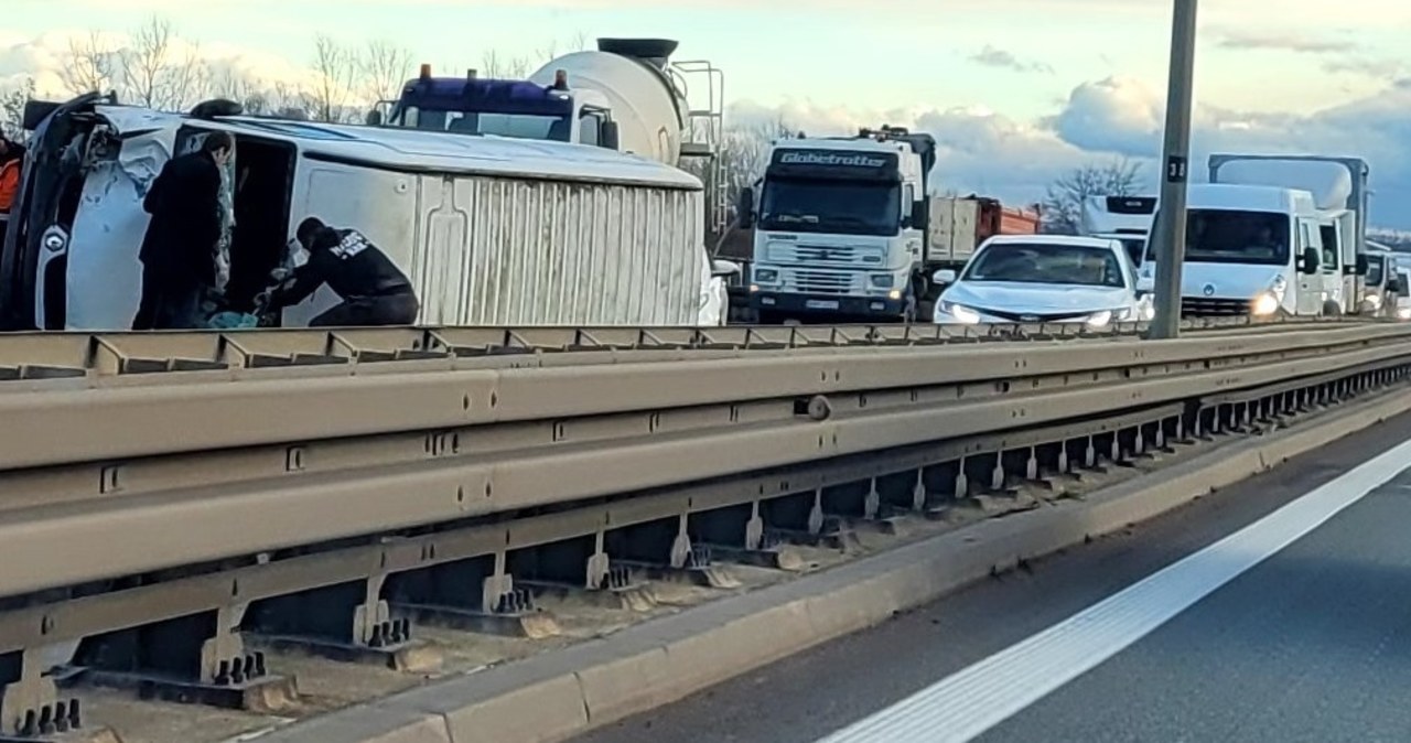 Karambol na obwodnicy Krakowa. Cztery osoby ranne