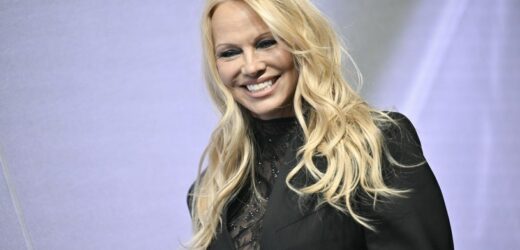 Pamela Anderson pokazała intymne fotki z domu. Fani szaleją w komentarzach