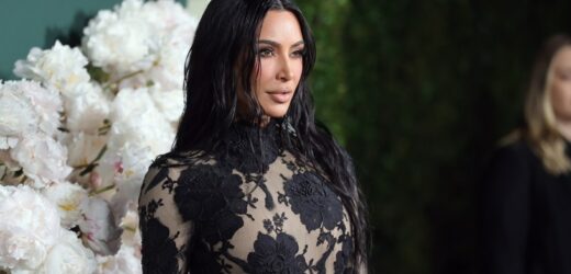 Kim Kardashian zachwyciła w sukni. Co za kształty