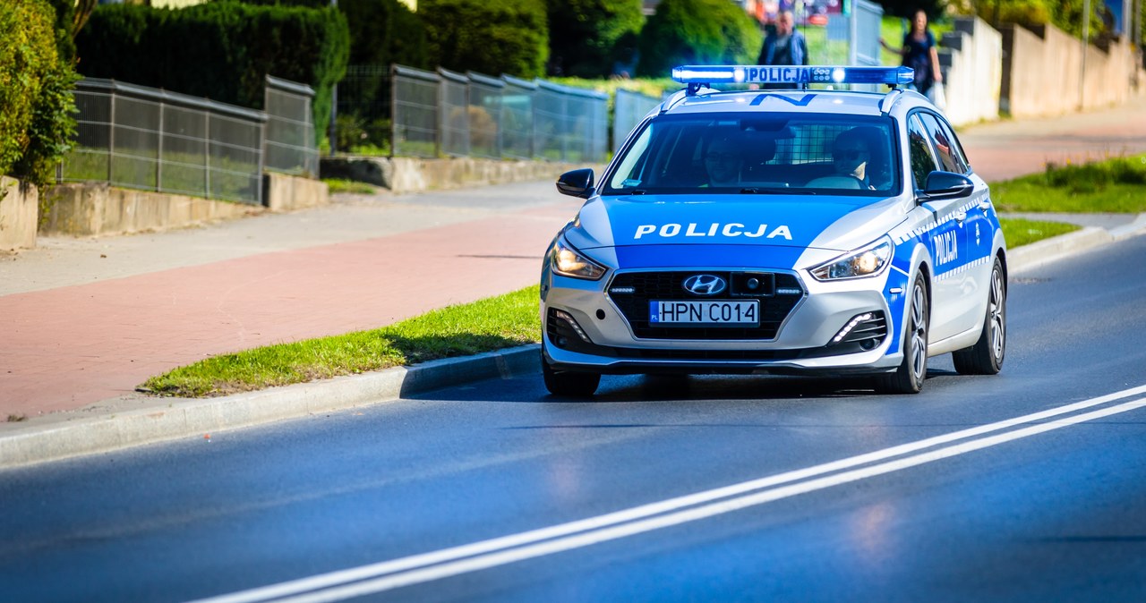 Policyjny pościg na ul. Gdańskiej. Auto miało różne tablice rejestracyjne.
