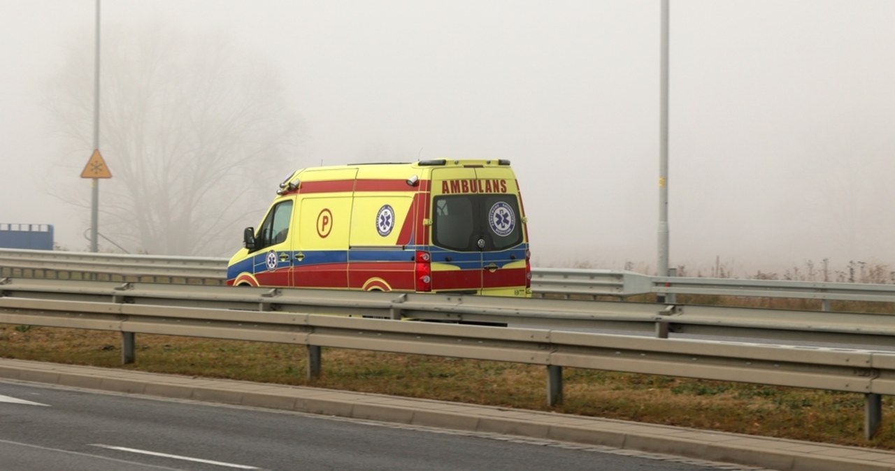 Wypadek na A2. Dwie osoby ranne, trasa jest zablokowana