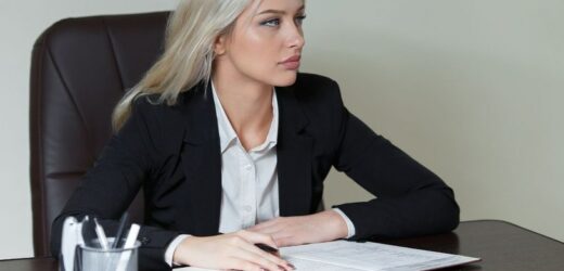 Nie tylko pracownicy kłamią na rozmowie o pracę. Uważaj na te słowa