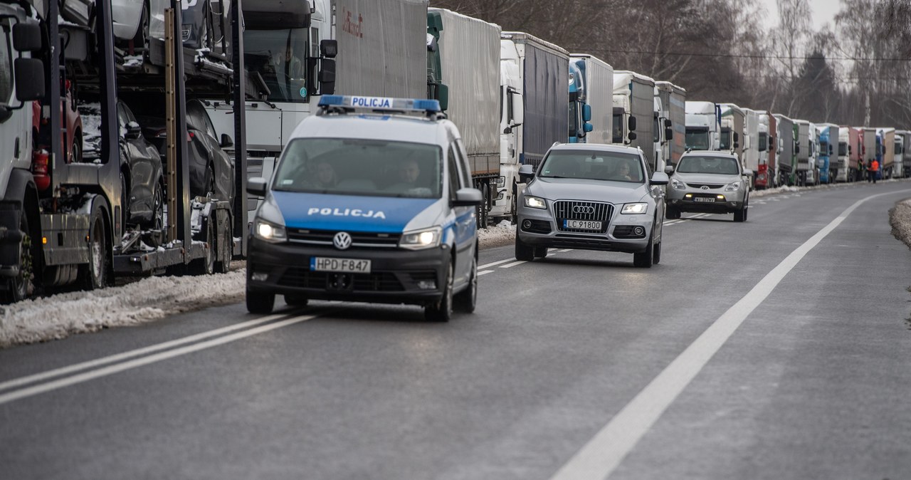 Hrebenne: 8-dniowa kolejka na wyjazd z kraju