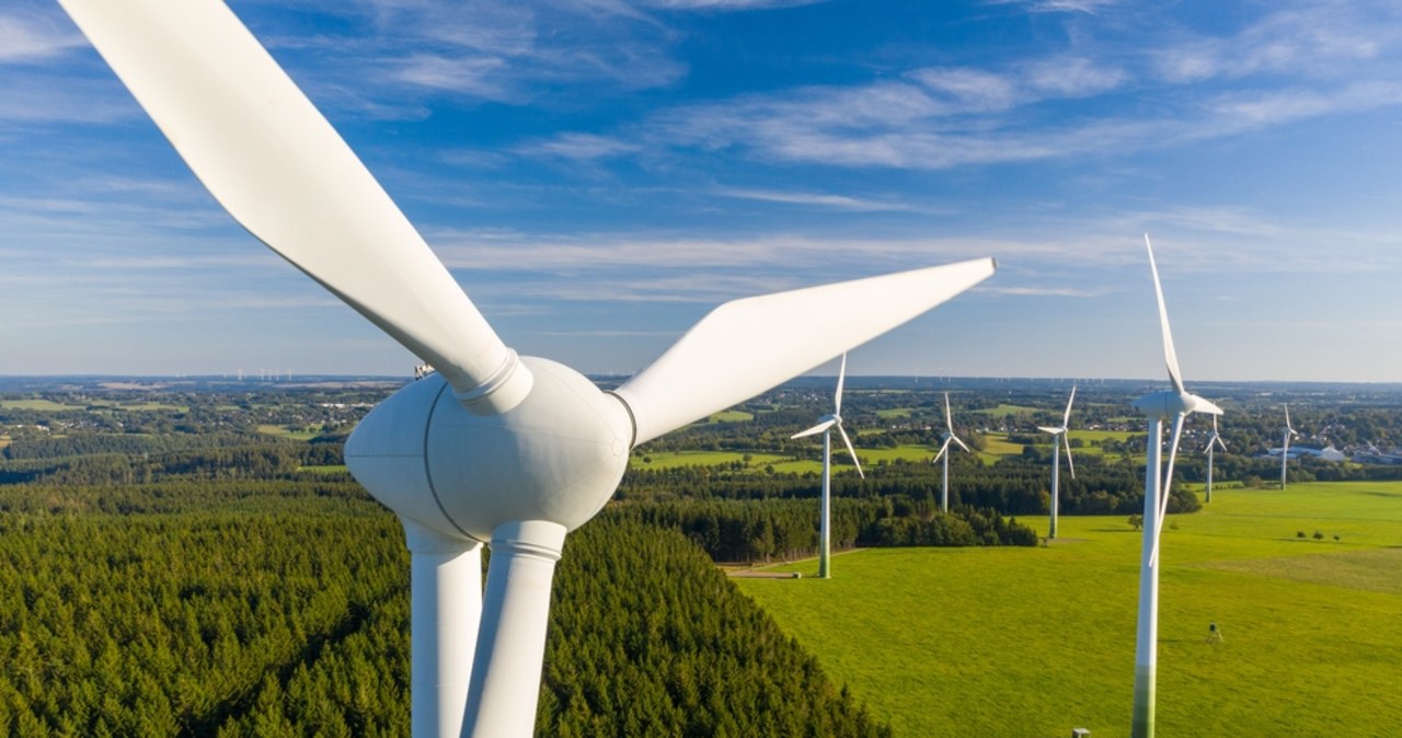 Autopoprawka do ustawy wiatrakowej. Sejmowa większość najpierw chce zamrozić ceny energii