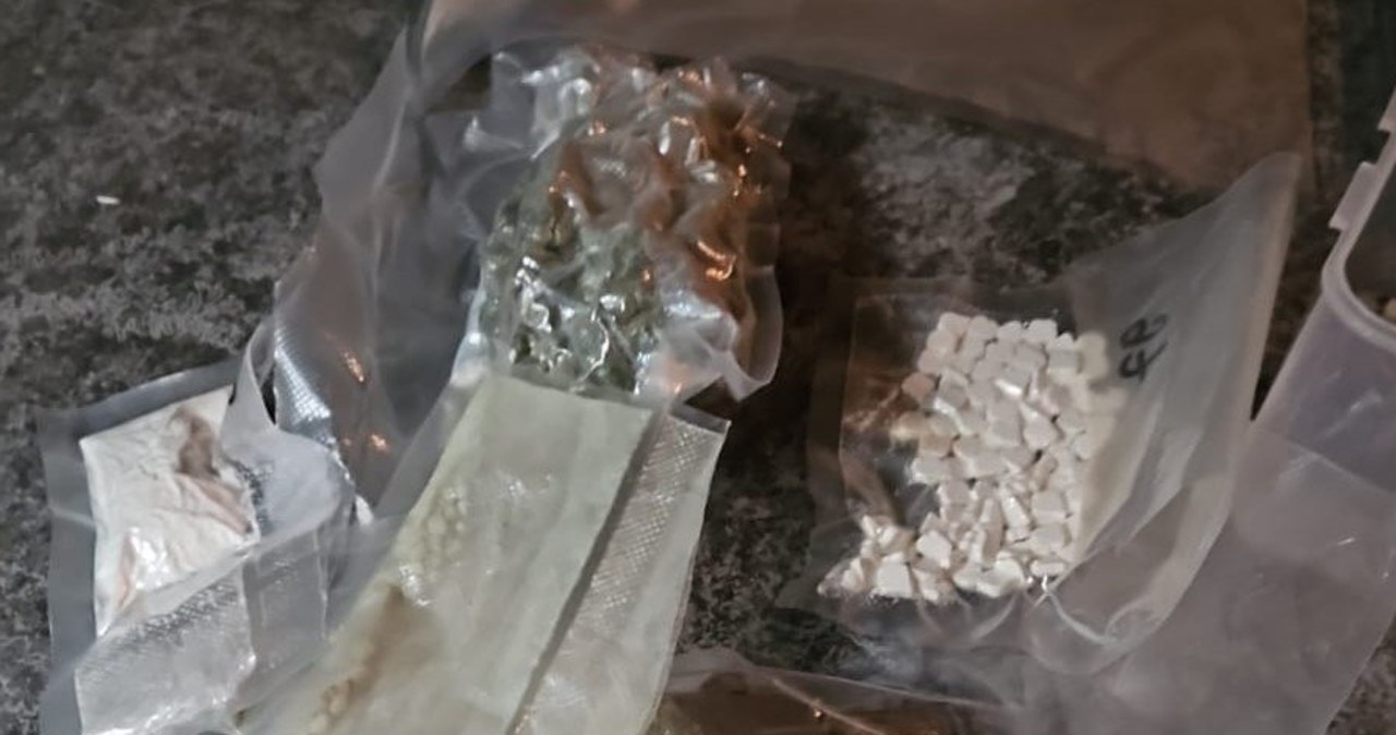 Narkotyki przemycane do zakładów karnych. Dwie osoby zatrzymane