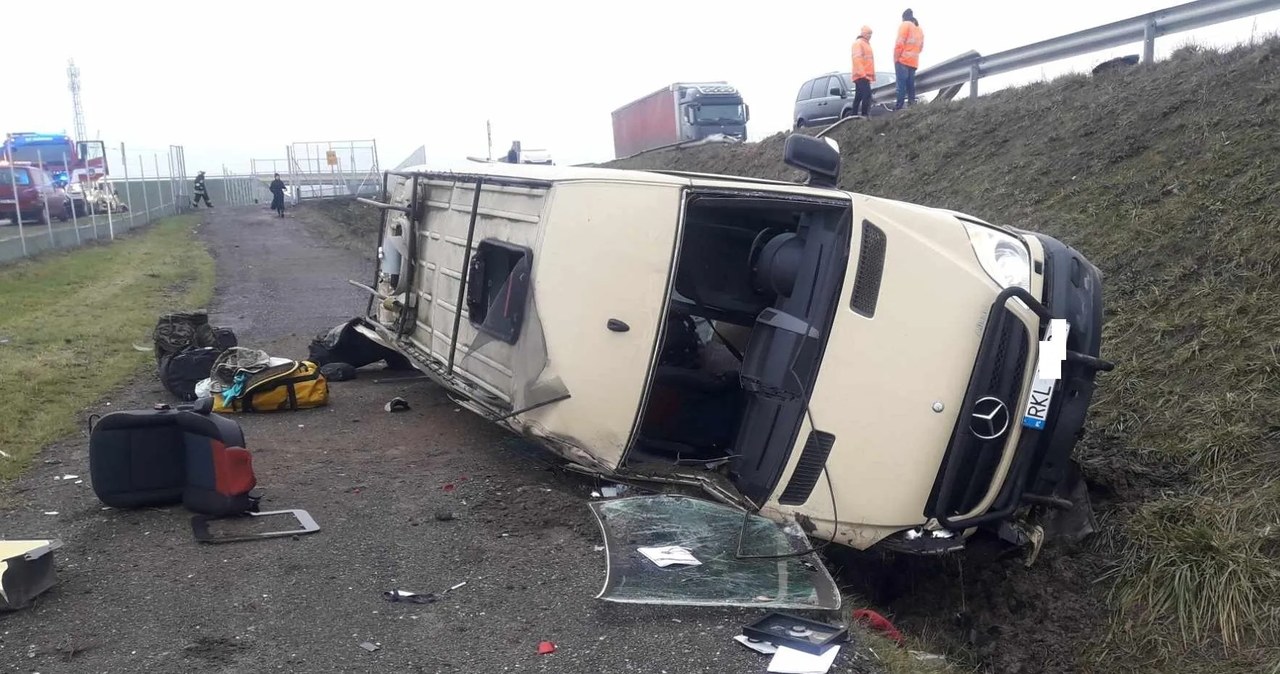 Wypadek komandosów na autostradzie A1. Bus wypadł z drogi