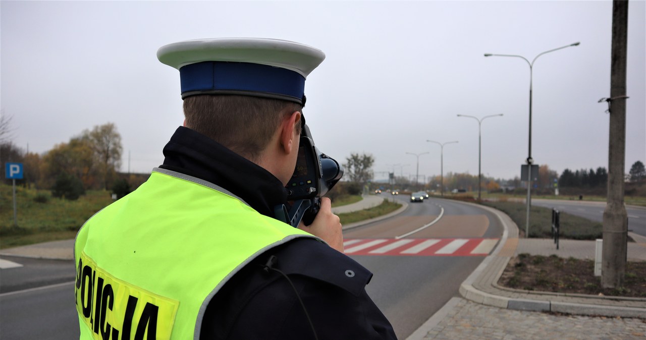 Więcej policji na drogach. Powodem świąteczne podróże