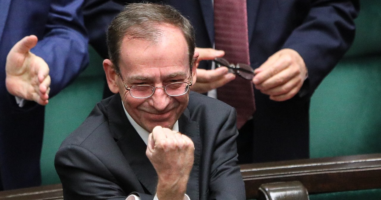 Marszałek o geście Kamińskiego: Takie rzeczy nie powinny mieć miejsca w Sejmie