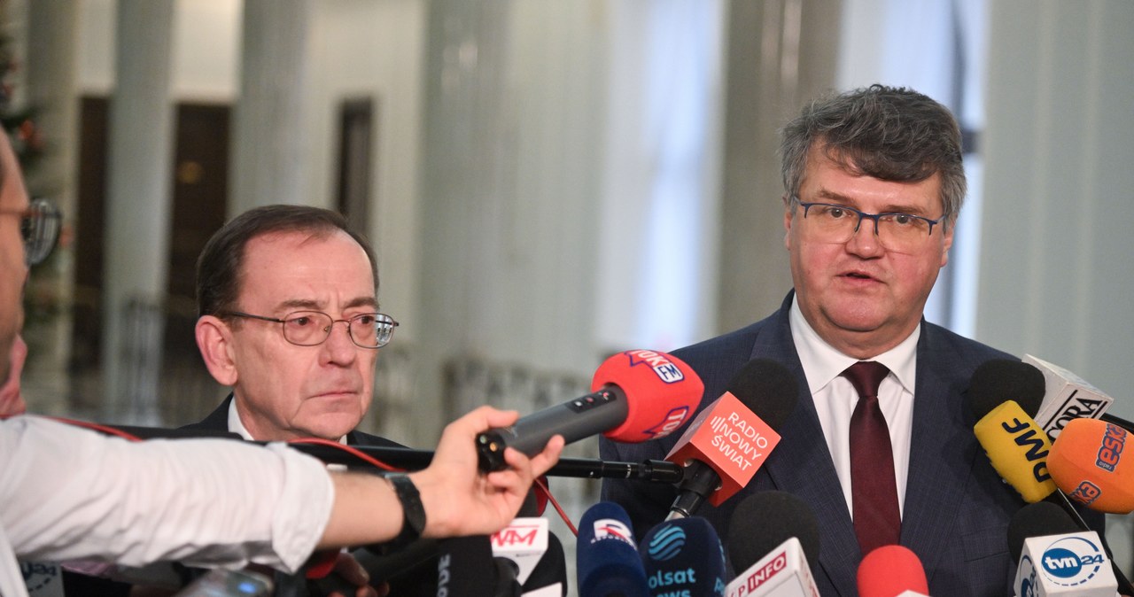 Akta sprawy Kamińskiego i Wąsika przekazane sądowi w celu wykonania wyroku