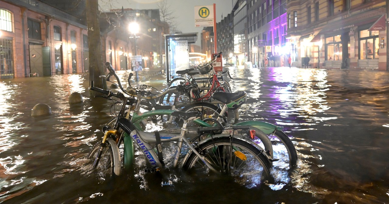 Niemcy: Orkan Zoltan sieje spustoszenie: Lokalne podtopienia, opóźnione pociągi