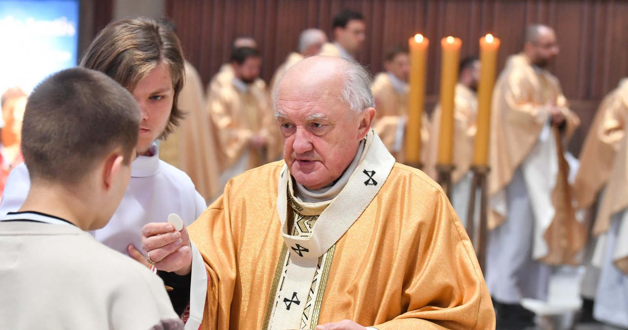 Kard. Nycz poprosił papieża o przyjęcie rezygnacji z urzędu arcybiskupa warszawskiego