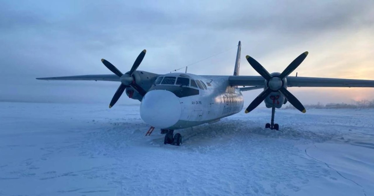 Pilot się pomylił. Wylądował na zamarzniętej rzece [ZDJĘCIA]