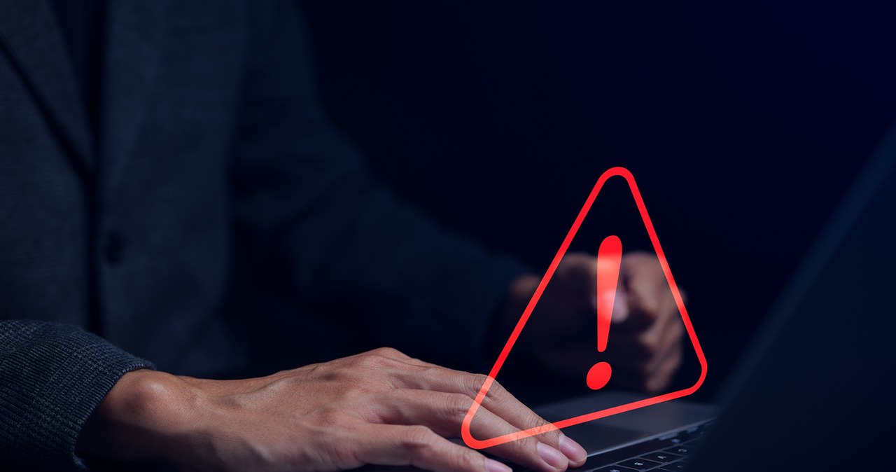 Chciała sprzedać w internecie konia na biegunach. Straciła prawie 15  tys. zł