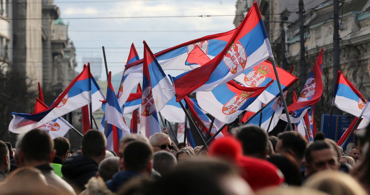 Rządzących nazywają złodziejami. Wielki wiec w Belgradzie