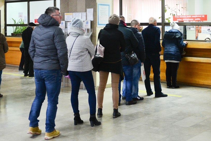 Kolejki przed urzędami i surowe kary. Masz tylko 30 dni na dopełnienie obowiązku