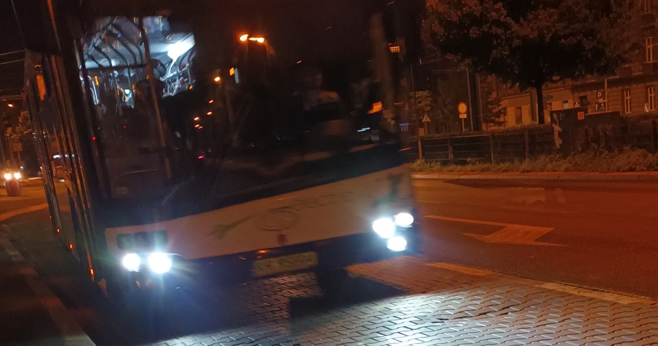 Kraków: Zderzenie samochodu z autobusem MPK. Jedna osoba poszkodowana