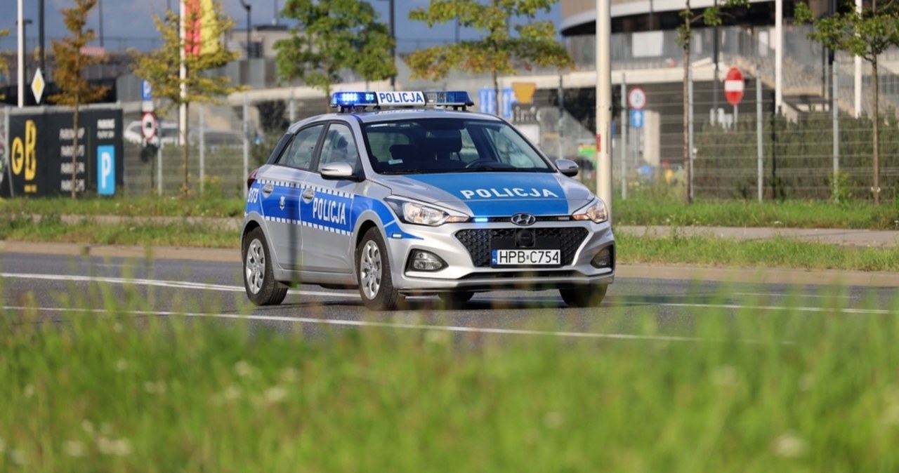 Na widok policjantów skręcił w polną drogę. Zaskakujące tłumaczenie 35-latka