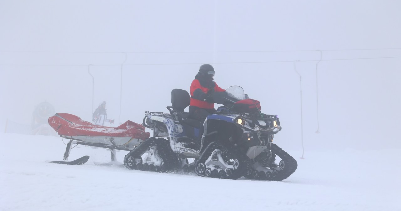 GOPR-owcy chcieli pomóc turyście. Pijany 32-latek zniszczył sanie ratunkowe