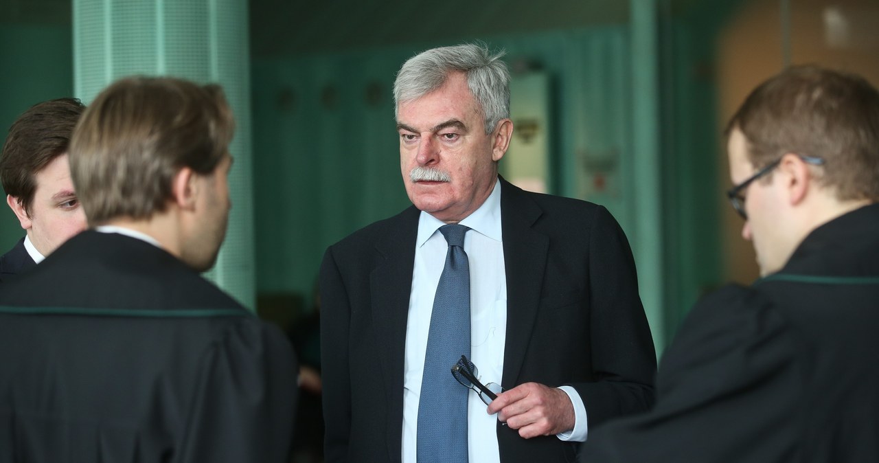 „Należy im założyć czipy”. Skandaliczna wypowiedź Marka Króla o migrantach