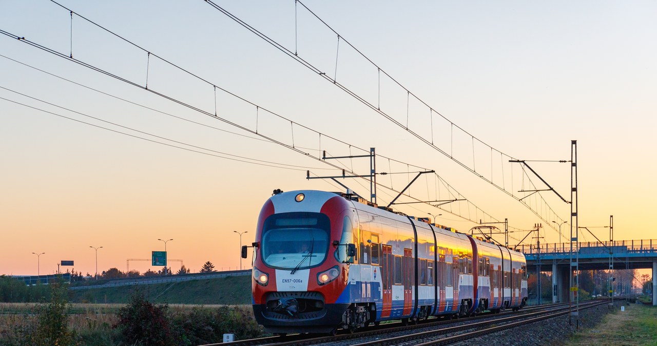 Gigantyczne problemy na kolei. Sieć trakcyjna oblodzona