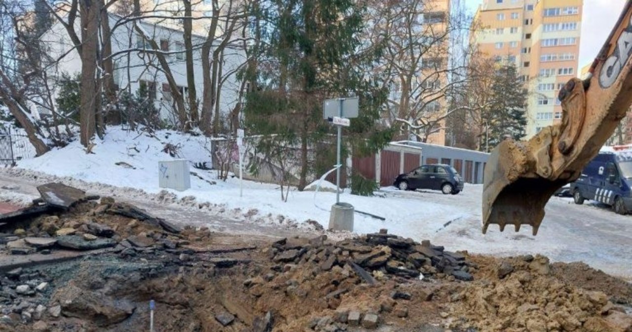 Awaria wodociągu w Gdyni. Zamknięta ulica i zmieniona organizacja ruchu