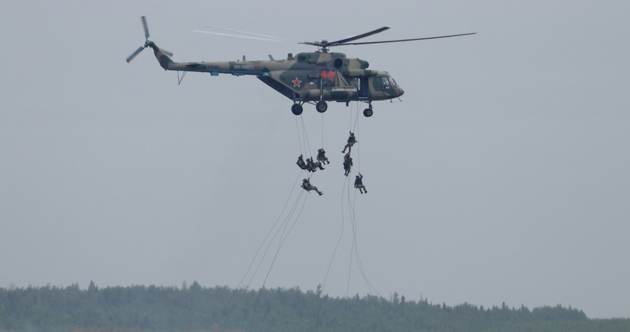 Ogniem w rosyjskich spadochroniarzy. Strzelali też Rosjanie