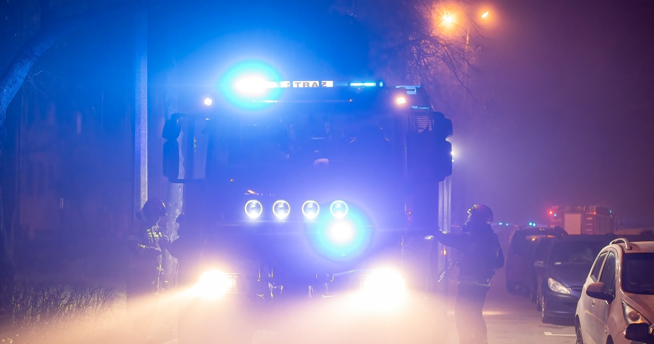 Pożar w budynku wielorodzinnym w Mogilnie. Ewakuowano czternaście osób