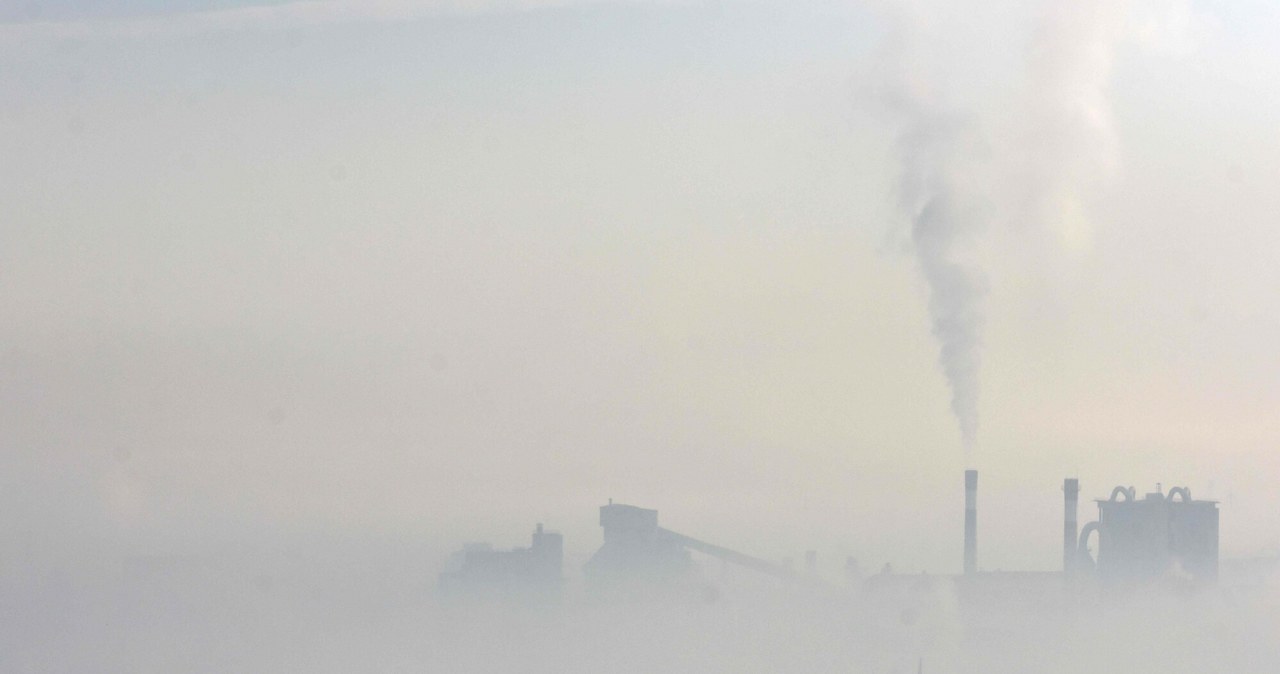 Alert RCB przed smogiem. Jakość powietrza bardzo zła