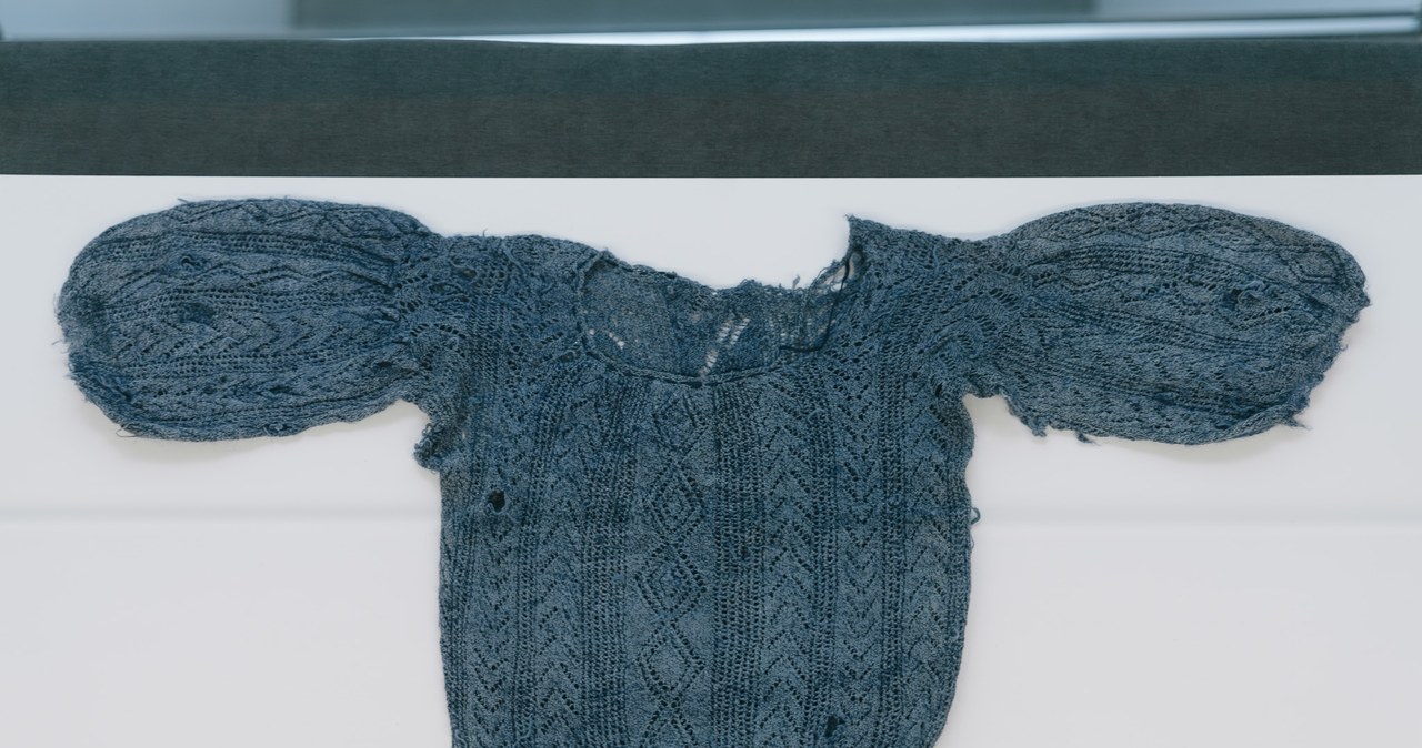 Dziecięcy sweterek zabytkiem miesiąca w Muzeum Pamięci Sybiru