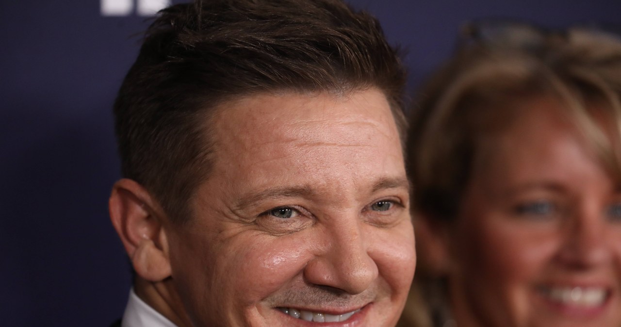 Jeremy Renner rok po dramatycznym wypadku wrócił na plan