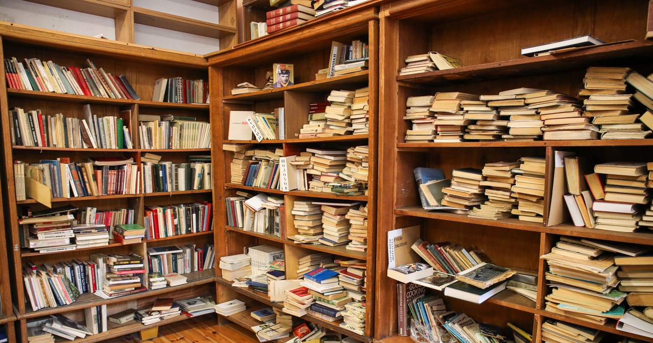 Zobacz „Szpiegowo” – byłą szkołę dla dzieci rosyjskich dyplomatów w Warszawie