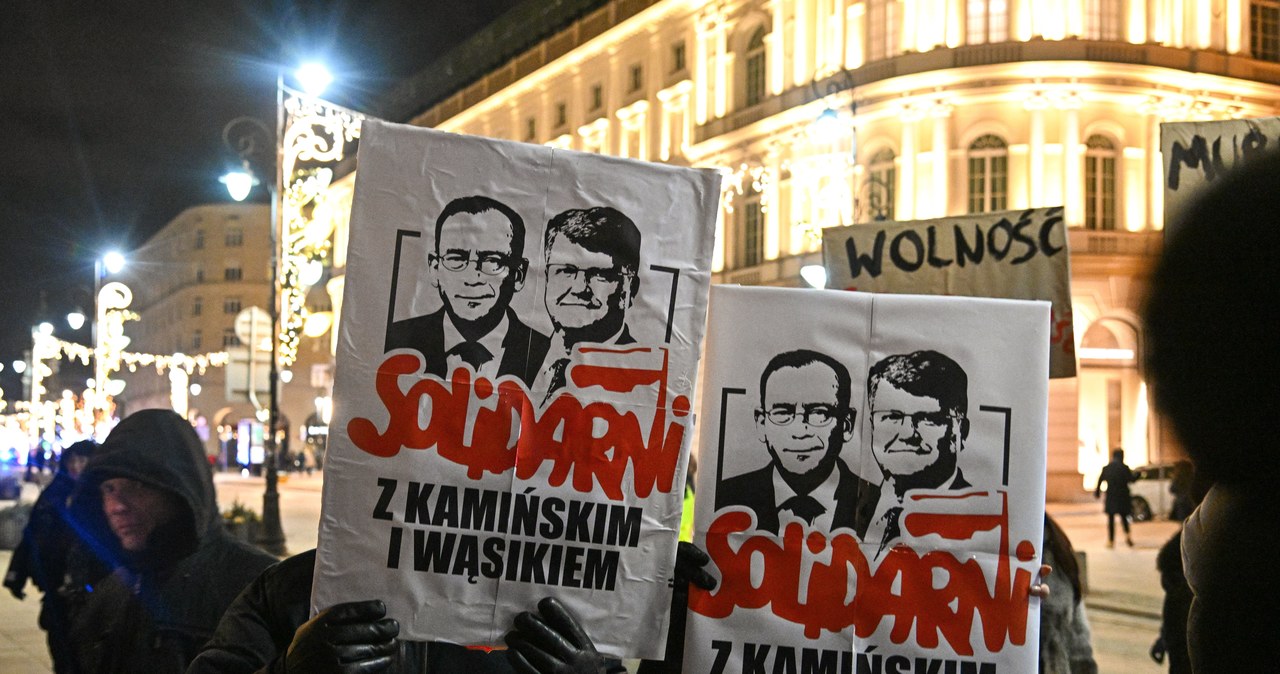 Śledztwo po zatrzymaniu Kamińskiego i Wąsika. Policja wydała oświadczenie