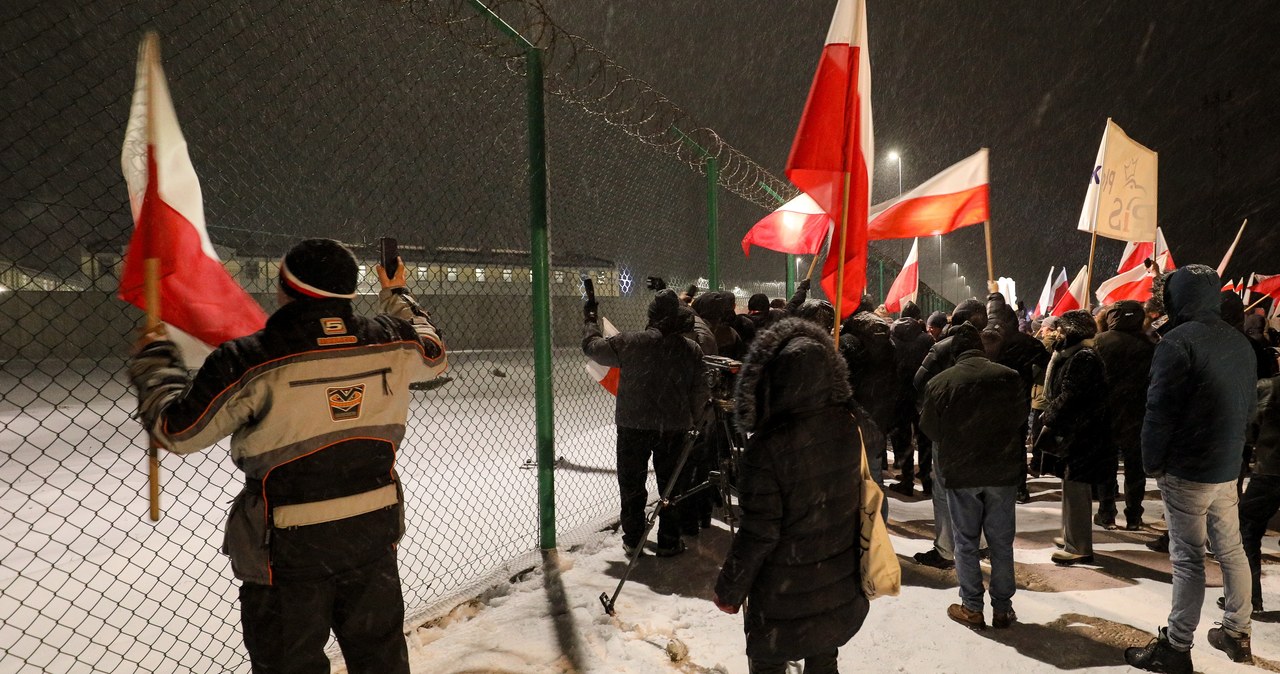 „Gazeta Wyborcza”: Jak przebiegło zatrzymanie Kamińskiego i Wąsika?