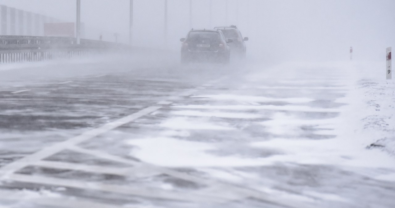 Trudne warunki na drogach. Znowu biało na południu kraju