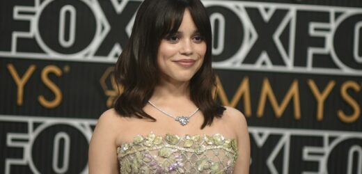 Jenna Ortega zachwyca na gali Emmy. Ale suknia
