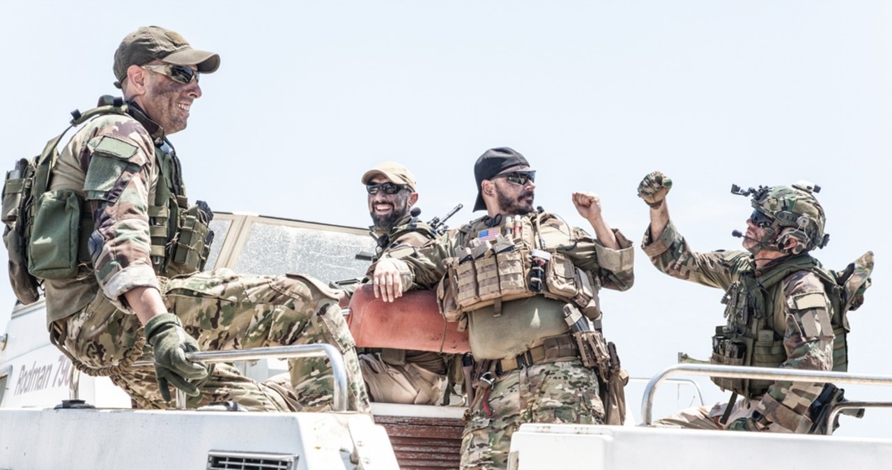 Akcja Navy Seals na Morzu Arabskim. Przejęto broń dla Huti