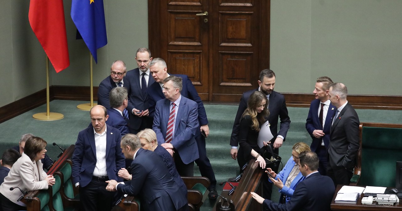 „Polska Watergate”, „upadną wasze tajemnice”. W Sejmie debata ws. komisji ds. Pegasusa
