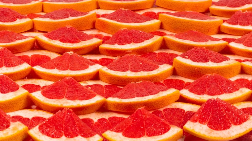 Naturalny pogromca oponki. Jedz pół owocu dziennie i obserwuj jak waga się zmniejsza