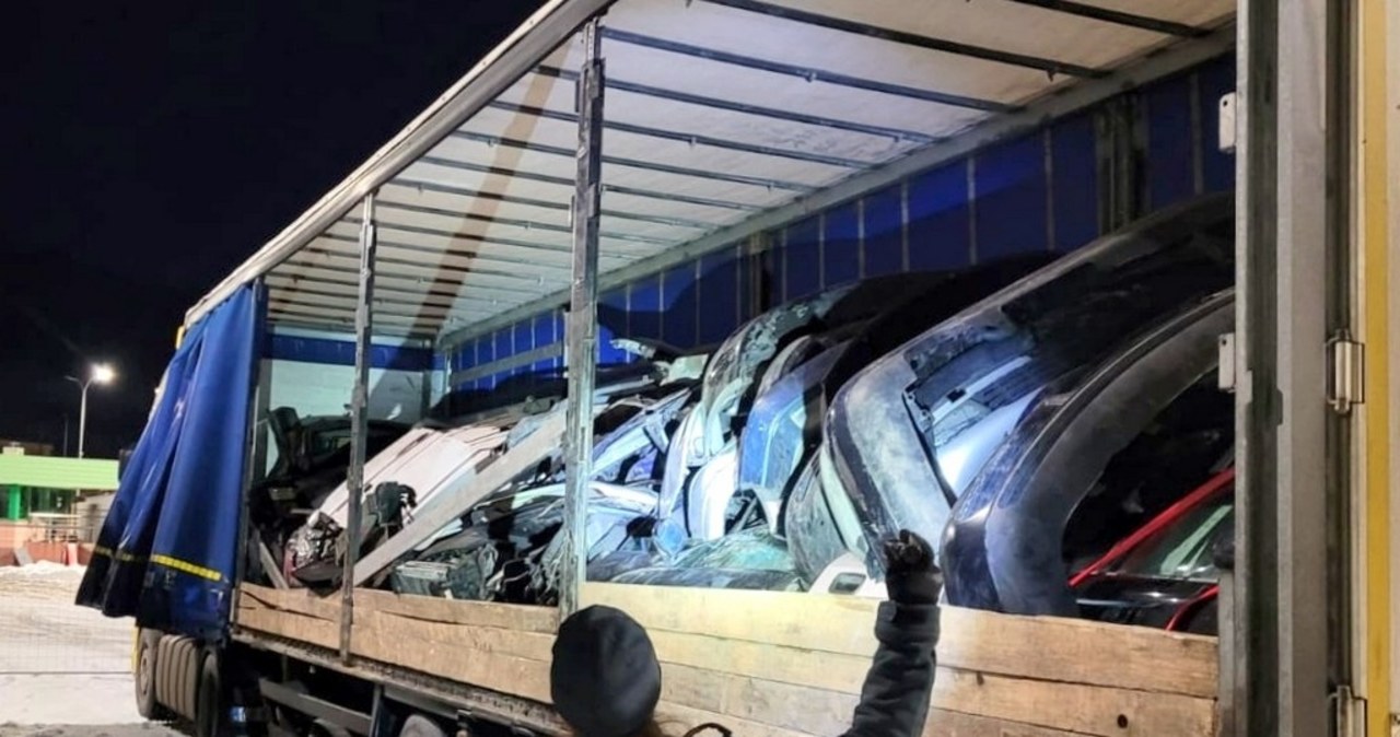 Ociekające olejem silniki i chłodnice. Zatrzymano transport odpadów z Litwy
