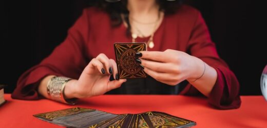 Wróżka Diana stawia tarota wszystkim znakom zodiaku. Sprawdź, co wydarzy się 20 stycznia