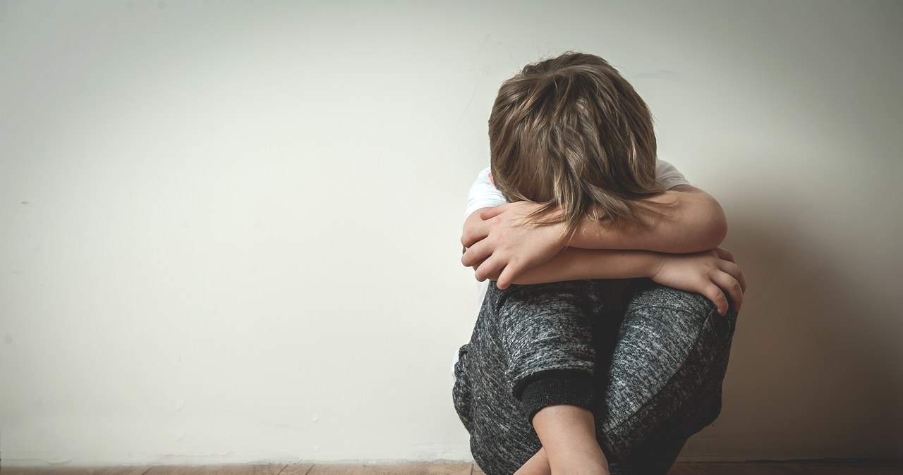 9-latek mieszkał samotnie przez dwa lata. Matka wyprowadziła się do partnera