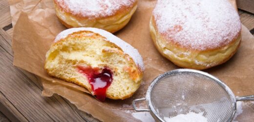 Na czym smażyć pączki, aby zawsze się udawały? Będą rumiane i pyszne